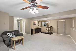 738 Manor St, Vadnais Heights, MN 55127 - Photo 13