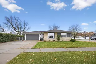 404 S 6th St, Lake City, MN 55041 - Photo 1