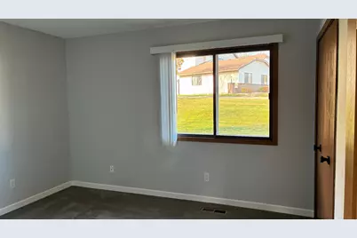 1640 Helena Road N, Oakdale, MN 55128 - Photo 17