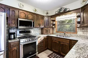 329 Glenmont Rd, River Falls, WI 54022 - Photo 9