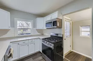 1822 Lacrosse Ave, Saint Paul, MN 55119 - Photo 9