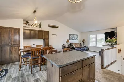 37621 Hawthorne Avenue, North Branch, MN 55056 - Photo 5