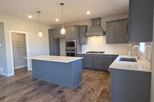 1741 Oak creek pass, Chaska, MN 55318 - Photo 5