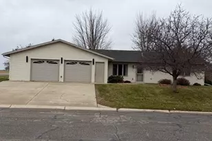 454 Main Street NW, Evansville, MN 56326 - Photo 1