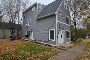 37 King St E, Saint Paul, MN 55107 - Photo 1