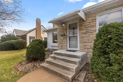 2908 30th Avenue NE, Saint Anthony, MN 55418 - Photo 3