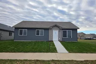 2024 Essler Dr, Saint Peter, MN 56082 - Photo 1