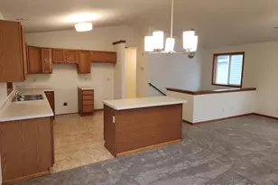 1009 1st Ave SW, Austin, MN 55912 - Photo 5