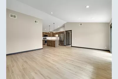 234 S Chestnut Street, Ellsworth, WI 54011 - Photo 5