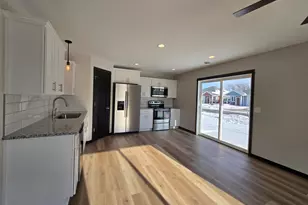 2012 Essler Dr, Saint Peter, MN 56082 - Photo 5