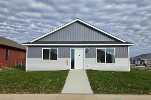 2012 Essler Dr, Saint Peter, MN 56082 - Photo 1