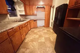 205 W Marshall St, Marshall, MN 56258 - Photo 5