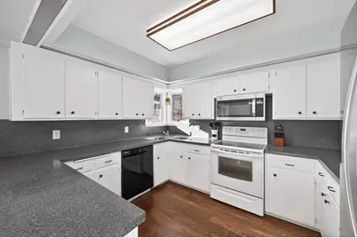 8657 Ironwood Trail N, Lake Elmo, MN 55042 - Photo 11