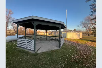 514 Adams Avenue SW, Red Lake Falls, MN 56750 - Photo 5