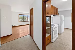 3806 Hampshire Ave N, Crystal, MN 55427 - Photo 9