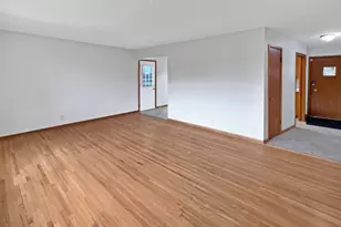 3806 Hampshire Ave N, Crystal, MN 55427 - Photo 3