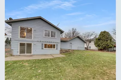 8232 Sumter Avenue N, Brooklyn Park, MN 55445 - Photo 5