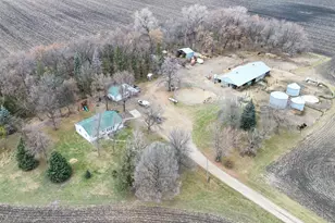 68245 470th St, Fairfax, MN 55332 - Photo 3