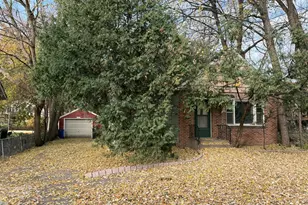 1245 Dale St N, Saint Paul, MN 55117 - Photo 1