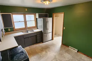 2215 7th St S, Moorhead, MN 56560 - Photo 7