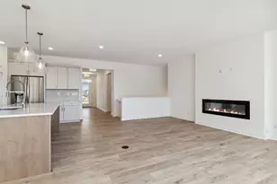 17763 Ellsworth Dr, Lakeville, MN 55044 - Photo 15