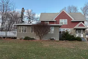 724 S Marshall Ave, Litchfield, MN 55355 - Photo 1