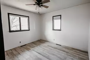 208 Powers Ave N, Alden, MN 56009 - Photo 7