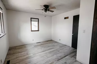 208 Powers Avenue N, Alden, MN 56009 - Photo 9