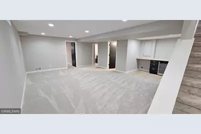 686 Wheaton Avenue, Roseville, MN 55113 - Photo 15