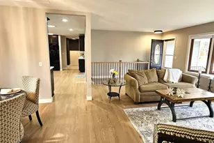 686 Wheaton Ave, Roseville, MN 55113 - Photo 9