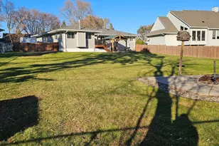 686 Wheaton Ave, Roseville, MN 55113 - Photo 25