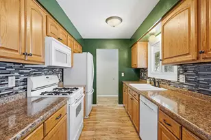 8605 Ivywood Ave S, Cottage Grove, MN 55016 - Photo 11