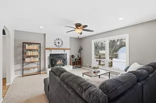 8605 Ivywood Ave S, Cottage Grove, MN 55016 - Photo 5