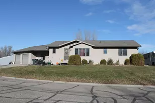 433 Main Street NW, Evansville, MN 56326 - Photo 1