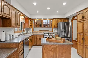 9213 Yates Bay N, Brooklyn Park, MN 55443 - Photo 25