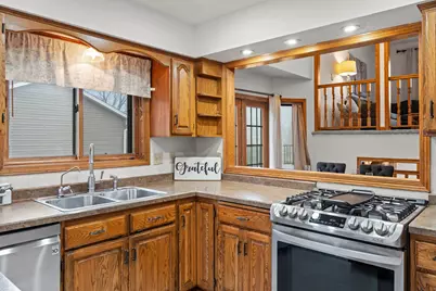 9213 Yates Bay N, Brooklyn Park, MN 55443 - Photo 27