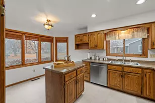 9213 Yates Bay N, Brooklyn Park, MN 55443 - Photo 21