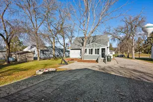 817 1st St SE, Elbow Lake, MN 56531 - Photo 7