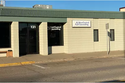 121 5th Avenue W, Alexandria, MN 56308 - Photo 1