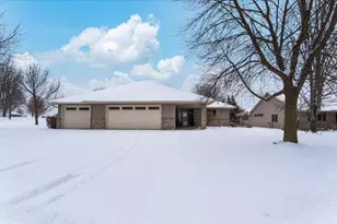 811 Westland St, New London, MN 56273 - Photo 1