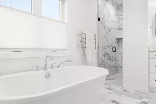 1007 28th St SW, Austin, MN 55912 - Photo 9