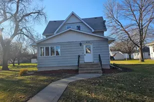 415 Central Ave, Madison, MN 56256 - Photo 1