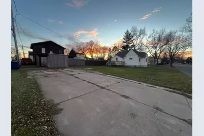 2902 2nd Avenue E, Hibbing, MN 55746 - Photo 3