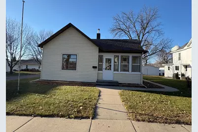 320 13th Street S, Benson, MN 56215 - Photo 1