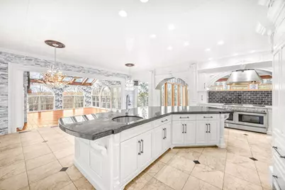 1560 Bluff Creek Drive, Chanhassen, MN 55318 - Photo 15