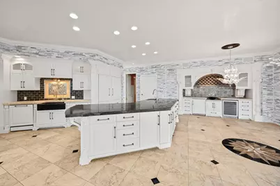 1560 Bluff Creek Drive, Chanhassen, MN 55318 - Photo 13