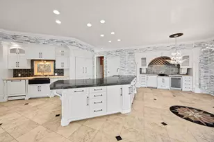 1560 Bluff Creek Dr, Chanhassen, MN 55318 - Photo 13