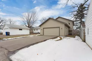 1635 Dale St N, Saint Paul, MN 55117 - Photo 35