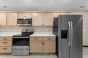 3200 Noble Dr, Mankato, MN 56001 - Photo 9