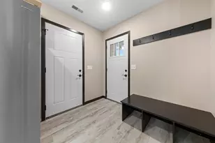 3200 Noble Dr, Mankato, MN 56001 - Photo 5